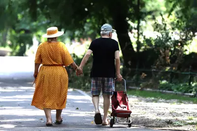 România, țara săracă cu cea mai fericită viață din Uniunea Europeană: creșteri record de venituri în decurs de 15 ani