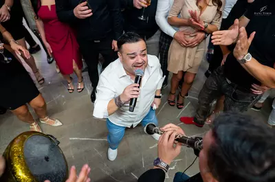 Adrian Minune a cântat rock la Nibiru și a surprins publicul. Reacțiile internauților: „Doamne, ce voce are!”