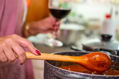 Secretul sosului perfect de vin roșu: cum poți să îl prepari fără carne