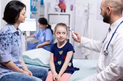 Un medic din Tulcea a ales să sape gropi pe șantiere pentru 250 lei pe zi, deși e criză de oncohematologi pediatri