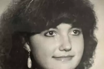 Uită-te bine la poză, sigur o recunoști pe vedeta noastră! „Da, stiu, eram o “umflată”, dar nu-mi păsa atât de tare!”. Azi o vezi peste tot, unii o adoră, alții o contestă, dar nu rămâne indiferentă