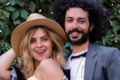 Nuntă princiară la Palatul Știrbey! Nașii, Marius Moga și discreta lui soție, Bianca Lăpuște, prezență rară în showbiz-ul de la noi! Bianca, superbă în roșu