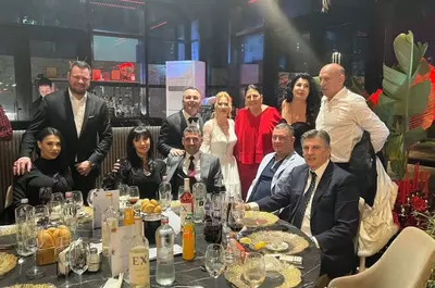 Viata bate filmul! Unul dintre granzii Romaniei, implicat in cel mai mare scandal amoros al anului!! 35 de ani de mariaj, aproape 14 ani de relație paralelă, acuzații publice și fotografii personale care au aprins internetul