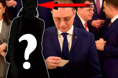 Cine e, de fapt, femeia discretă, dar puternică de lângă Luca Niculescu? Premierul a adus-o lângă el, într-o funcție-cheie! Nu e deloc o necunoscută în cercurile puterii! Soțul, cariera, banii și legăturile cu diplomația românească!