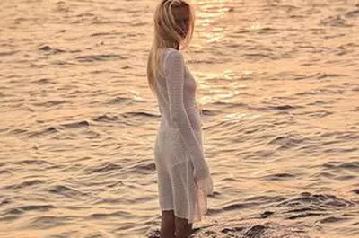 Aflată în plin divorț, soția fotbalistului a „incendiat” internetul cu o poză nud și riscă sancțiuni