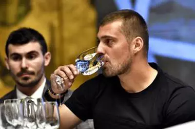 Gabi Tamaș a vorbit deschis despre consumul de alcool: „Spirt nu cred că am băut, dar o să-l încerc”