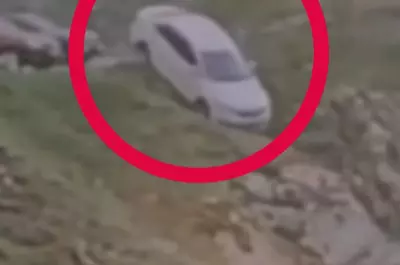 În timp ce mașina se prăbușea în râpa din Transfăgărășan, șoferița era... Vezi mai mult