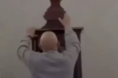 Un nou incident cu un preot lovit de cruce! Ce se întâmplă cu bărbatul în aceste momente