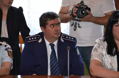 Istoria uitată a faptelor polițistului Viorel Caragea, numit de USR să aibă grijă de armamentul țării. Lupta cu generalul Dobrițoiu