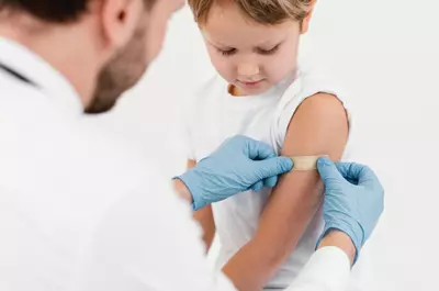Exclusiv. Vaccinare antigripală în școli. 3 din 4 români ar susține măsura, potrivit unui sondaj INSCOP