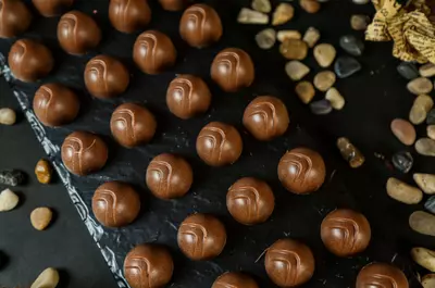 Vișine în ciocolată. Rețeta de făcut acasă