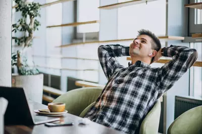 Sporurile care cresc salariile bugetarilor în 2026: Confidențialitate, stres și suprasolicitare neuropsihică