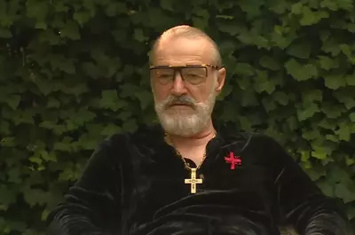 Interzis la Patriarhie, dar liber la Cernica: Becali continuă să cânte