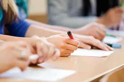 Subiecte Română la BAC 2026 – primele cerințe aflate de la elevii ieșiți de la examen. Bacovia și Arghezi, primele puncte de rezolvat