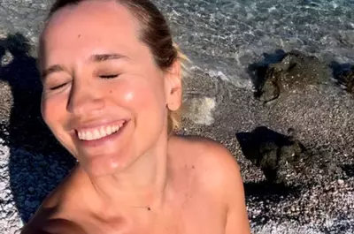 Cum arată Andreea Esca într-un costum de baie minuscul la 53 de ani. Imaginile publicate de știristă! Fanii au rămas uimiți