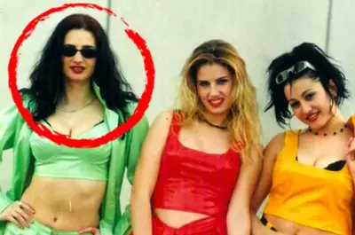 Ce s-a ales de Julia Chelaru din trupa Exotic. S-a îngrășat enorm după divorț! Acum e de nerecunoscut, la 50 de ani