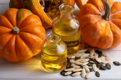 Uleiul de semințe de dovleac: proprietăţi, beneficii, întrebuinţări