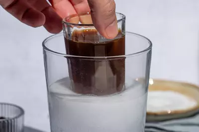 Ce este Espresso Tonic Bomb, băutura virală pe Tiktok