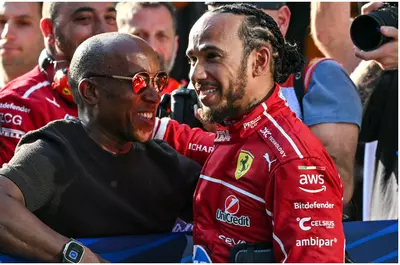 Tatăl lui Lewis Hamilton a scos la vânzare 27 de mașini de lux. Suma uriașă pe care vrea s-o obțină