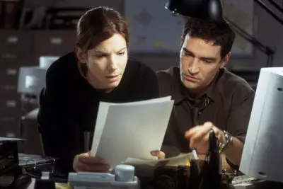 Minţi diabolice - Sandra Bullock şi Ben Chaplin