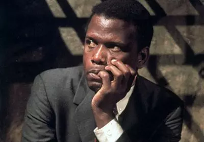 În arşiţa nopţii - Sidney Poitier