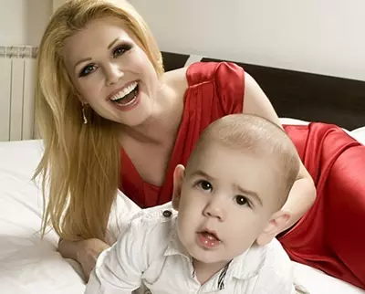 Cristina are doi copii