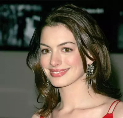 Anne Hathaway catwoman