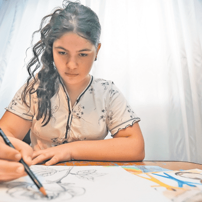 Prima câștigătoare a bursei! Fetița care luptă cu destinul și învinge