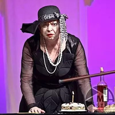 Virginia-Rogin-in-Adela-4