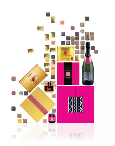 Pachet Fauchon Les Best, foie gras de rata, dulceata de zmeura, 25 de jeleuri de fructe, 25 de bomboane de ciocolata, castane glasate, amestec de ceai Fauchon, Champagne, 1.240 lei, magazinul Le Manoir