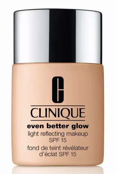 Fond de ten, Clinique, Even Better Glow, 154 lei