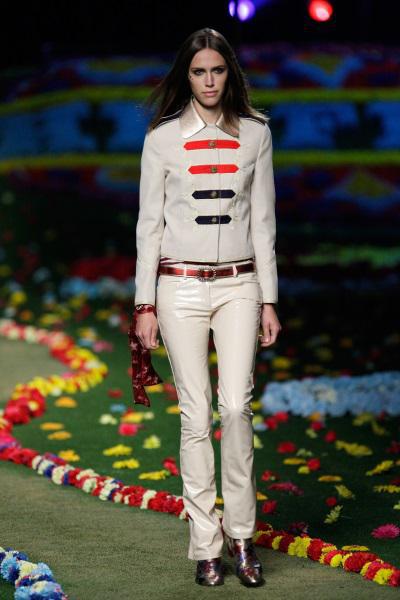 Look_06.JPG