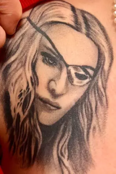 tara-berry-madonna