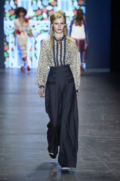 Anna Sui colectia primavara vara 2017