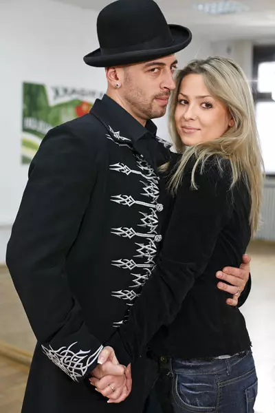 CRBL este căsătorit cu Elena de 11 ani