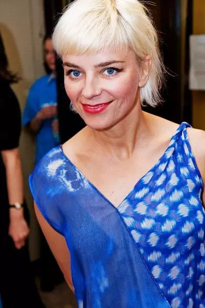 gianina-corondan-470719l-600x0-w-36e6e8a9