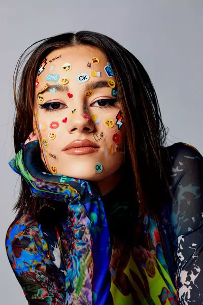 cum-a-ajuns-Mimi-influencer8