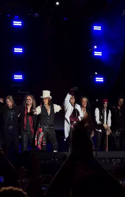 gestul-emotionant-al-romanilor-pentru-johnny-depp-3