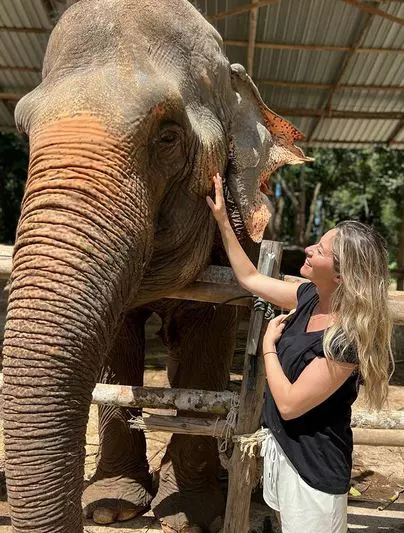 Laura Cosoi in Thailanda