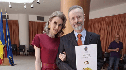 Mihai Albu şi Elena Nechifor s-au căsatorit, dar fiica designerului, Mikaela, a furat toată atenţia. Imagini de la cununia cuvilă