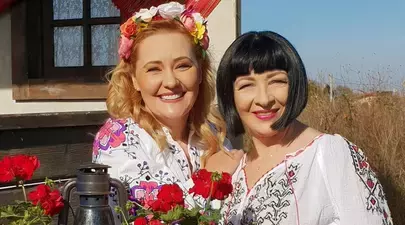 elena-lasconi-sustinuta-de-neti-sandu