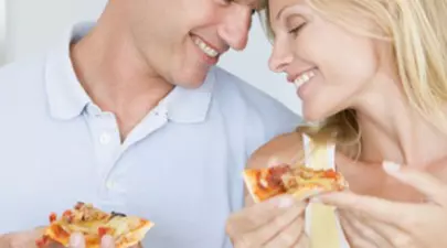 Părerea lui: cum ajung bărbaţii şi femeile să comande pizza