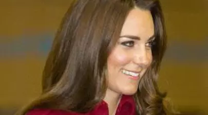 Kate Middleton, însărcinată? Vezi gesturile care o trădează!