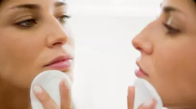 Cosmeticele contra punctelor negre nu funcţionează. Vezi cum poţi scăpa cu adevărat de ele!