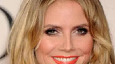 Heidi Klum a afisat un look glam la Globurile de aur 2011