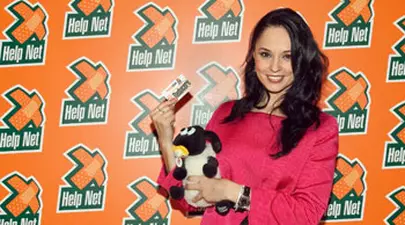 Help Net a lansat programul Clubul Mamelor, a carui imagine este Andreea Marin Banica