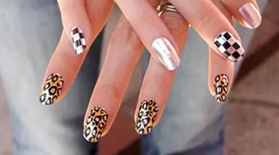 MINX – unghii metalice a la Hollywood