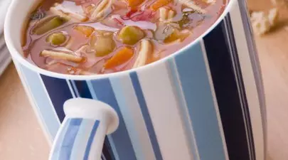 Supă minestrone