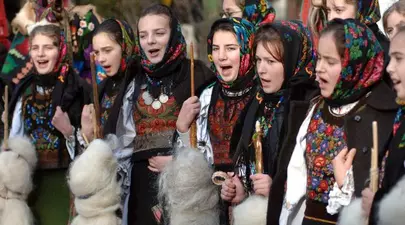 TRADIȚII și OBICEIURI de CRĂCIUN! Uite ce trebuie să faci ca să-ți meargă bine!