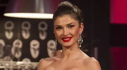 Wow, ce frumoasă e! Cum s-a îmbrăcat Alina Puşcaş la finala „Top Chef”